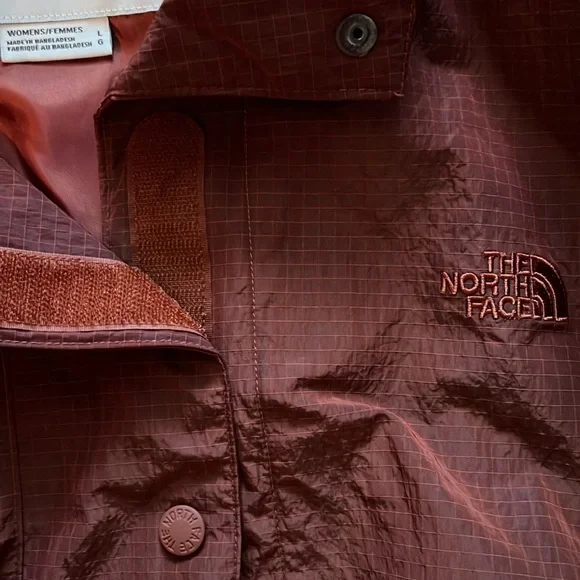 North Face jacket windbreaker hoodie - Picture 3 of 3